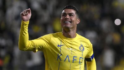 Ronaldo Pamer Otot Paha Jelang Lawan Al Fayha